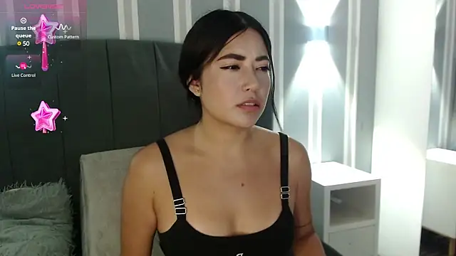 Susy thomson online show from 02/28/25, 03:15