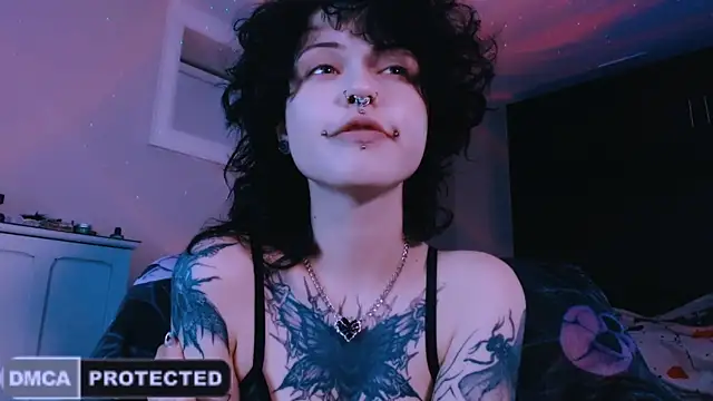 Snapshot of NaughtyLittleFox chatting on 05/22/26, 05:25 NaughtyLittleFox online show from 05/22/26, 05:25