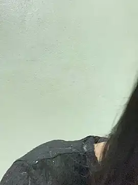 Snapshot of minmin2kk5 chatting on 01/11/25, 01:37 minmin2kk5 online show from 01/11/25, 01:37