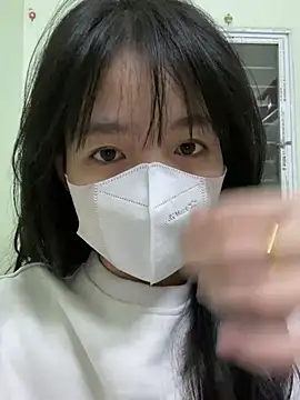 Snapshot of minmin2kk5 chatting on 02/15/25, 12:59 minmin2kk5 online show from 02/15/25, 12:59