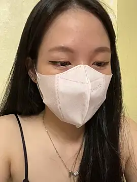 Snapshot of minmin2kk5 chatting on 10/03/25, 03:31 minmin2kk5 online show from 10/03/25, 03:31