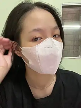 Snapshot of minmin2kk5 chatting on 10/10/25, 02:32 minmin2kk5 online show from 10/10/25, 02:32