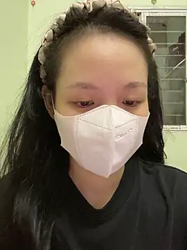 Snapshot of minmin2kk5 chatting on 10/13/25, 01:11 minmin2kk5 online show from 10/13/25, 01:11