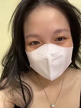 Snapshot of minmin2kk5 chatting on 10/17/25, 03:03 minmin2kk5 online show from 10/17/25, 03:03