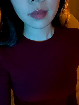 Snapshot of minmin2kk5 chatting on 10/30/25, 02:40 minmin2kk5 online show from 10/30/25, 02:40