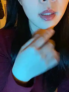 Snapshot of minmin2kk5 chatting on 10/31/25, 06:58 minmin2kk5 online show from 10/31/25, 06:58