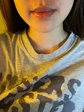 minmin2kk5 online show from 04/22/26, 01:19