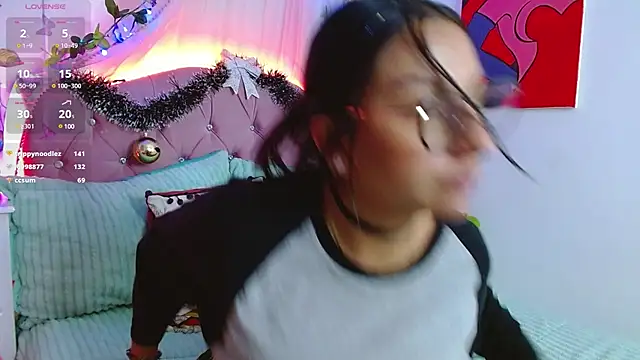 Snapshot of Littlerouse_ chatting on 12/13/24, 06:00 Littlerouse  online show from 12/13/24, 06:00