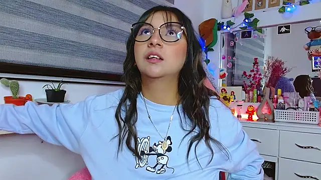 Snapshot of Littlerouse_ chatting on 01/25/25, 05:18 Littlerouse  online show from 01/25/25, 05:18