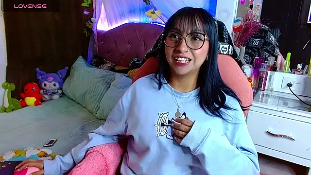 Snapshot of Littlerouse_ chatting on 02/17/25, 10:47 Littlerouse  online show from 02/17/25, 10:47