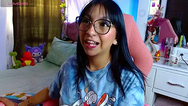 Snapshot of Littlerouse_ chatting on 02/28/25, 10:06 Littlerouse  online show from 02/28/25, 10:06