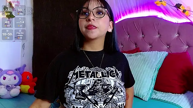 Snapshot of Littlerouse_ chatting on 03/18/25, 04:58 Littlerouse  online show from 03/18/25, 04:58