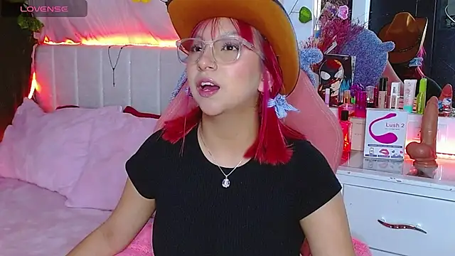 Snapshot of Littlerouse_ chatting on 10/10/25, 03:38 Littlerouse  online show from 10/10/25, 03:38