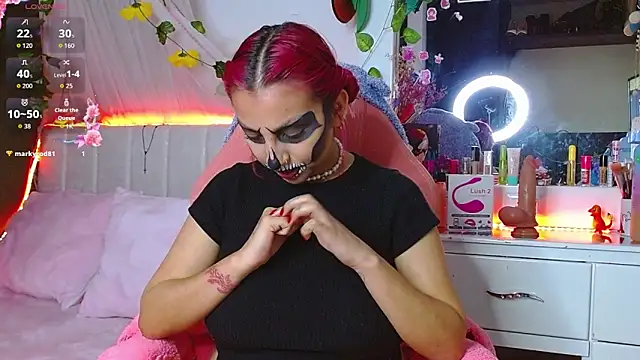 Snapshot of Littlerouse_ chatting on 10/13/25, 06:35 Littlerouse  online show from 10/13/25, 06:35