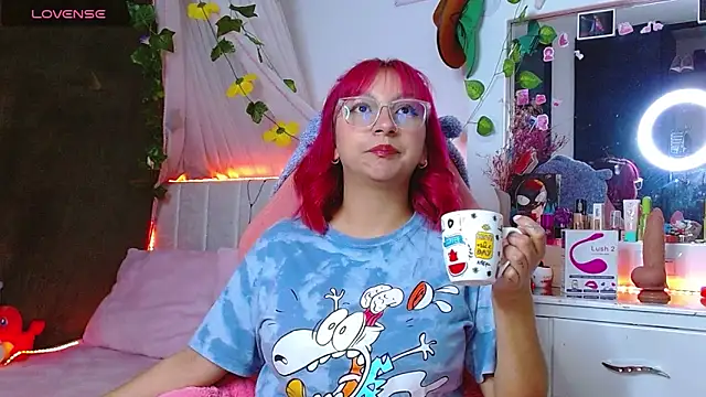 Snapshot of Littlerouse_ chatting on 10/22/25, 02:56 Littlerouse  online show from 10/22/25, 02:56