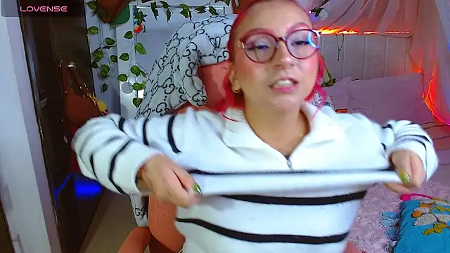 Littlerouse  online show from 04/23/26, 07:52