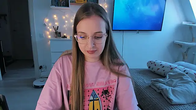 Snapshot of violet_blue_eyes chatting on 02/05/26, 11:04 violet blue eyes online show from 02/05/26, 11:04