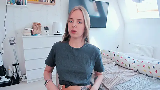 violet blue eyes online show from 05/06/26, 01:27