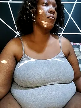 YummyChocolatexx2 online show from 02/11/26, 05:45