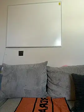 Snapshot of Livewithlucy chatting on 03/18/25, 12:58 Livewithlucy online show from 03/18/25, 12:58