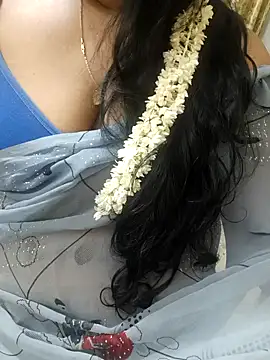 Janavi-janu online show from 10/13/25, 12:16