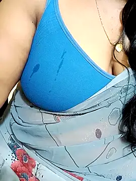 Janavi-janu online show from 10/22/25, 08:58