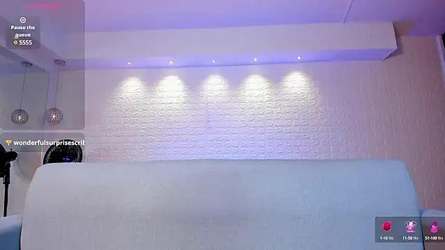 violet scott online show from 02/04/25, 10:54