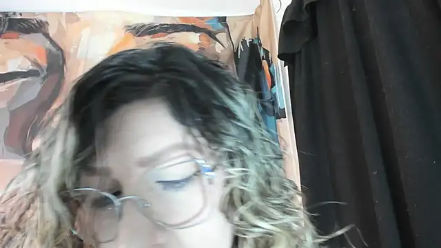 eva1saenz online show from 06/10/26, 08:41