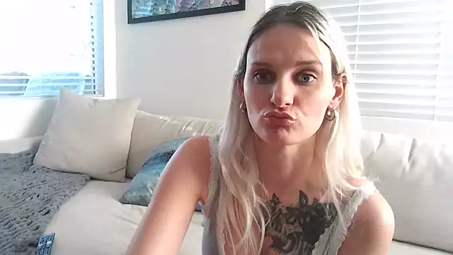 BonnieBazz online show from 12/02/24, 11:18