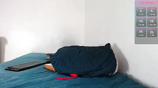 Snapshot of camilavagina24 chatting on 01/14/25, 10:44 camilavagina24 online show from 01/14/25, 10:44