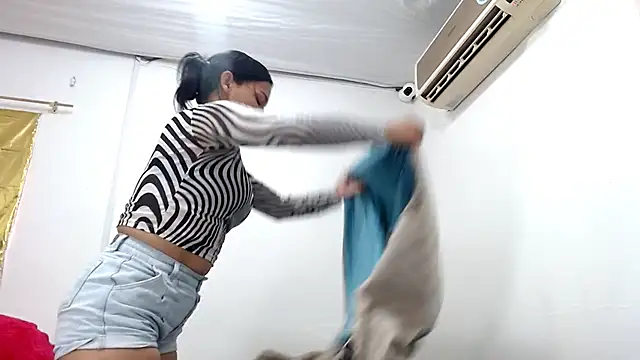 Snapshot of camilavagina24 chatting on 01/18/25, 05:37 camilavagina24 online show from 01/18/25, 05:37