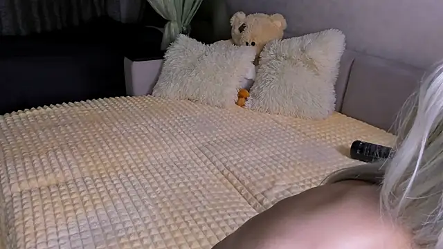 Sweeet Barbie online show from 11/22/25, 03:33