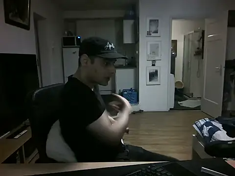 Snapshot of mihaimichael chatting on 05/22/26, 10:26 mihaimichael online show from 05/22/26, 10:26