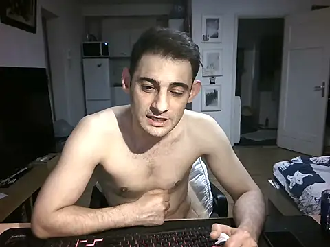 Snapshot of mihaimichael chatting on 05/24/26, 02:16 mihaimichael online show from 05/24/26, 02:16
