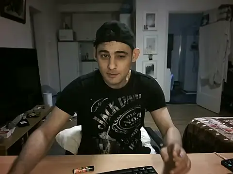 Snapshot of mihaimichael chatting on 05/27/26, 07:44 mihaimichael online show from 05/27/26, 07:44