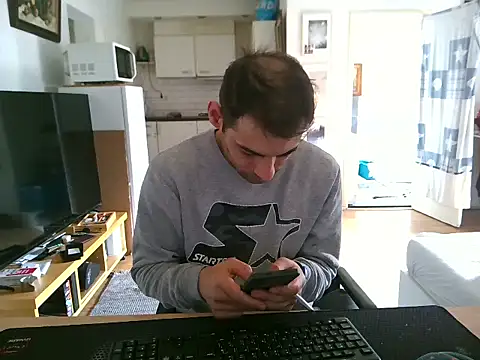 Snapshot of mihaimichael chatting on 06/03/26, 08:39 mihaimichael online show from 06/03/26, 08:39