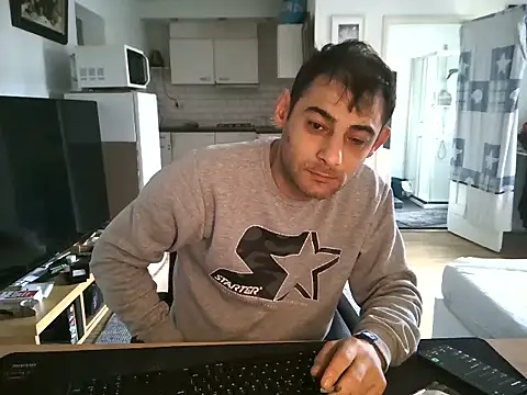 Snapshot of mihaimichael chatting on 06/03/26, 03:39 mihaimichael online show from 06/03/26, 03:39