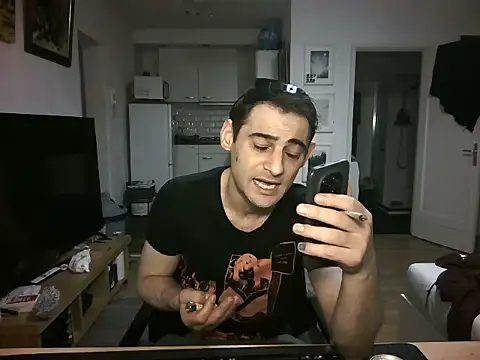 Snapshot of mihaimichael chatting on 06/12/26, 11:46 mihaimichael online show from 06/12/26, 11:46