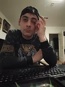 Snapshot of mihaimichael chatting on 06/15/26, 12:57 mihaimichael online show from 06/15/26, 12:57