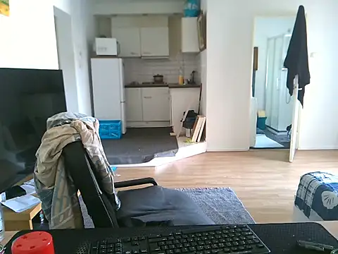 Snapshot of mihaimichael chatting on 06/20/26, 01:47 mihaimichael online show from 06/20/26, 01:47