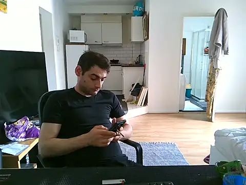 Snapshot of mihaimichael chatting on 06/21/26, 02:52 mihaimichael online show from 06/21/26, 02:52