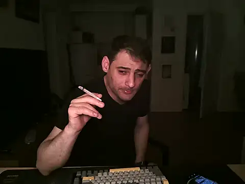 Snapshot of mihaimichael chatting on 07/11/26, 02:47 mihaimichael online show from 07/11/26, 02:47