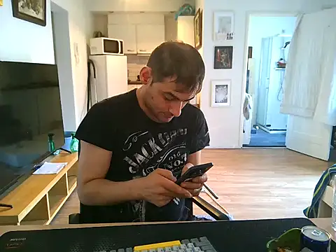 Snapshot of mihaimichael chatting on 07/15/26, 12:10 mihaimichael online show from 07/15/26, 12:10