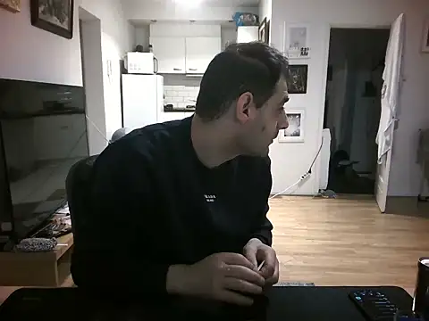 Snapshot of mihaimichael chatting on 07/28/26, 08:01 mihaimichael online show from 07/28/26, 08:01