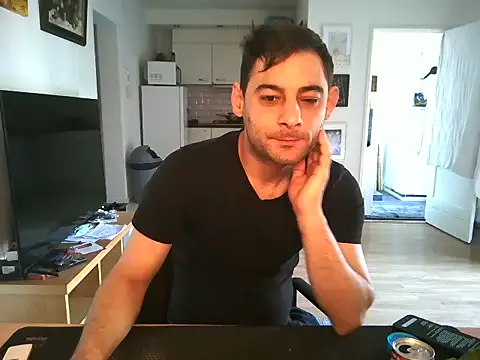 Snapshot of mihaimichael chatting on 07/29/26, 12:03 mihaimichael online show from 07/29/26, 12:03