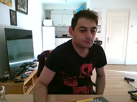 Snapshot of mihaimichael chatting on 08/07/26, 06:26 mihaimichael online show from 08/07/26, 06:26