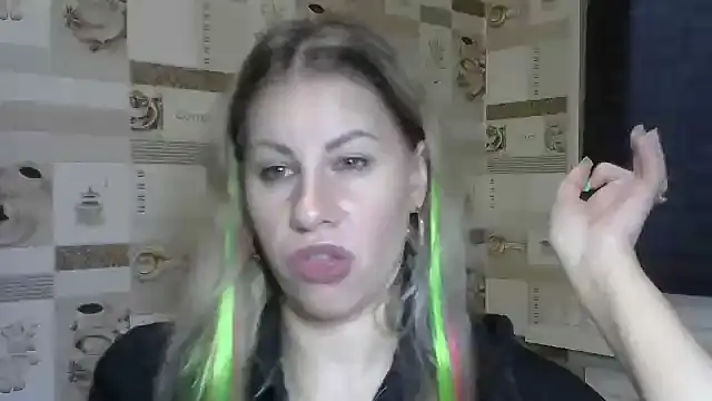 TherestlessKitty online show from 09/19/25, 06:04