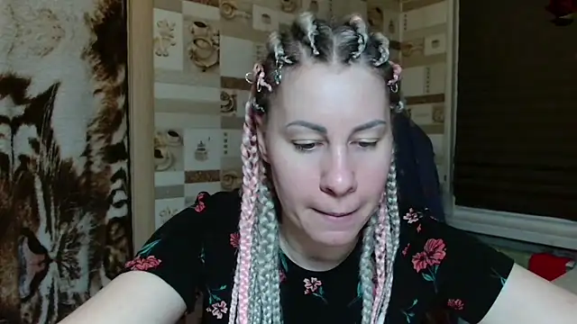 Snapshot of TherestlessKitty chatting on 04/27/26, 10:19 TherestlessKitty online show from 04/27/26, 10:19