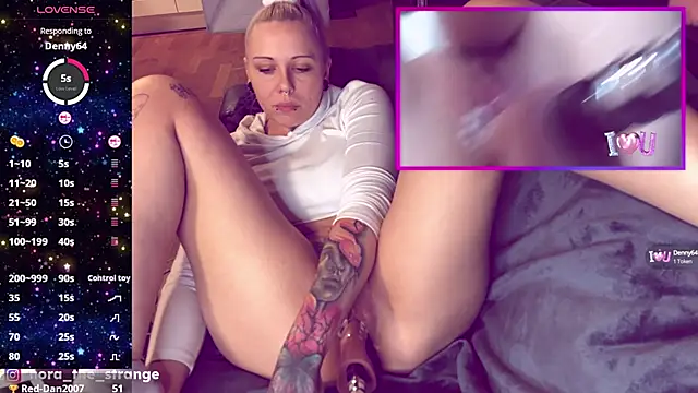 Snapshot of nora_the_strange chatting on 01/09/25, 08:11 nora the strange online show from 01/09/25, 08:11