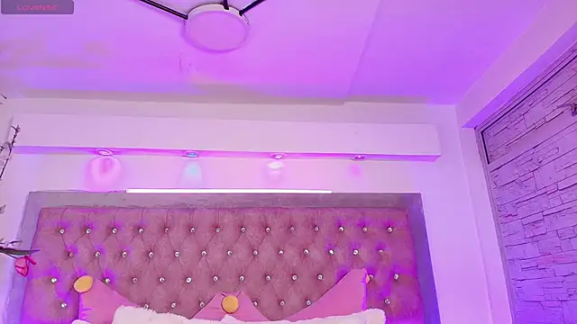 Tayzon Foxxx online show from 11/26/25, 12:17